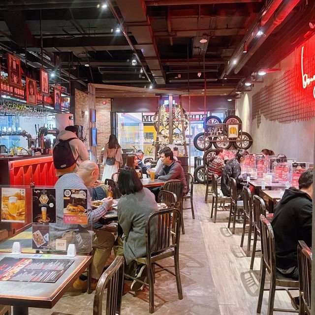 型格工業風🇺🇸邪惡😈巨型大漢堡🍔 🌸Burgeroom（尖沙咀）