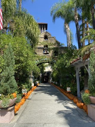 Mission Inn Hotel 是您前往棕櫚泉途中理想的下榻之所。