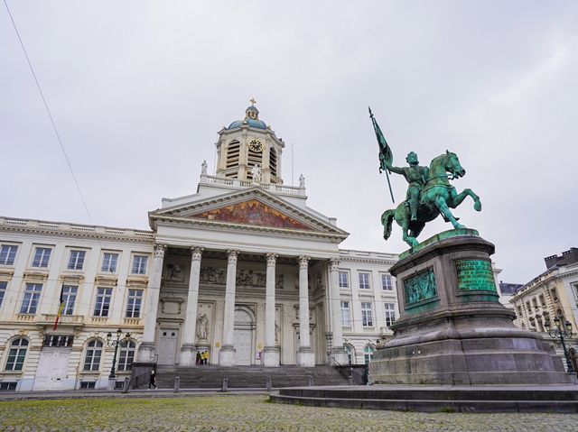 布魯塞爾🇧🇪安靜在城市中的美麗教堂💒