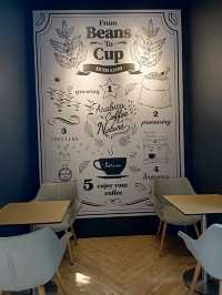 อินทนิล คาเฟ่ คู่คนเดินทางใน