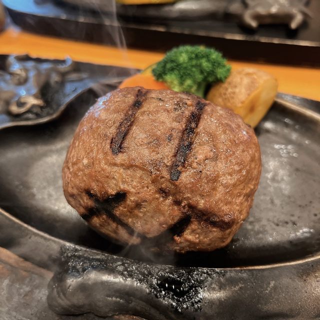 美味しすぎるハンバーグと綺麗な富士山