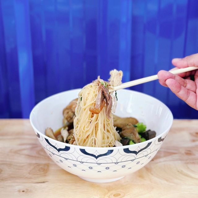 ก๋วยเตี๋ยวไก่กุ๊กๆ โครตอร่อย บางขุนเทียน