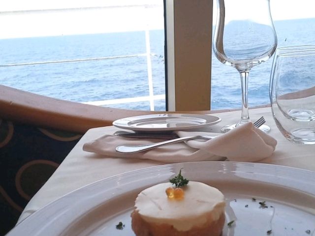 ล่องเรือสำราญ costa serena