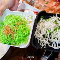 ชาบูราคาสุดคุ้ม มีของสไตล์หมาล่าด้วย! 