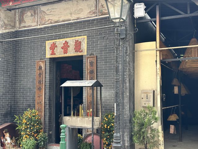 Shopping at Taipa Old Village 