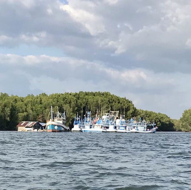 เกาะกลาง คลองประสงค์ กระบี่