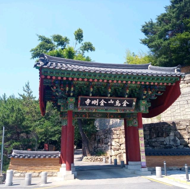 구미 금오산 금강사 대웅전 석조여레좌상에서 