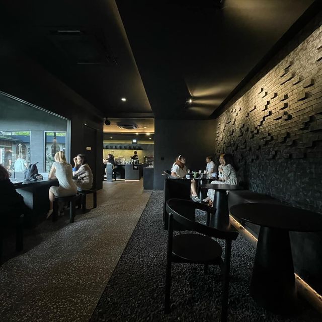 Mitte Coffee | คาเฟ่โทนดาร์ท สุดมินิมอล