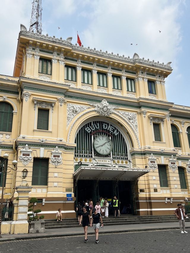胡志明市遊客必訪🙉西貢郵局🏤🥰超多名信片❤️