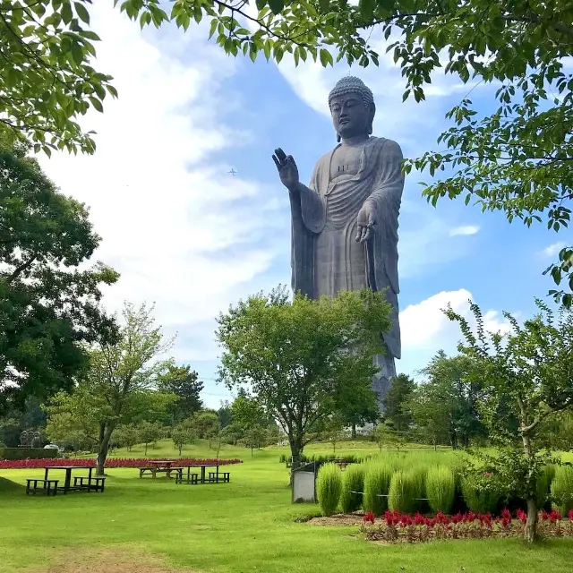 茨城県の巨大な仏像。