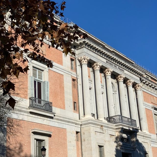 🇪🇸Outdoors at Prado Museum 🇪🇸