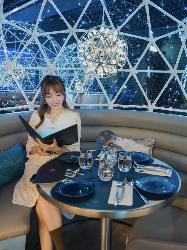 浪漫感滿分的藍色星空主題餐廳😍💙