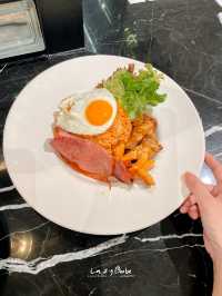 แวะนั่งกินอาหารใน Gourmet Market แบบทำให้กินสดๆ 
