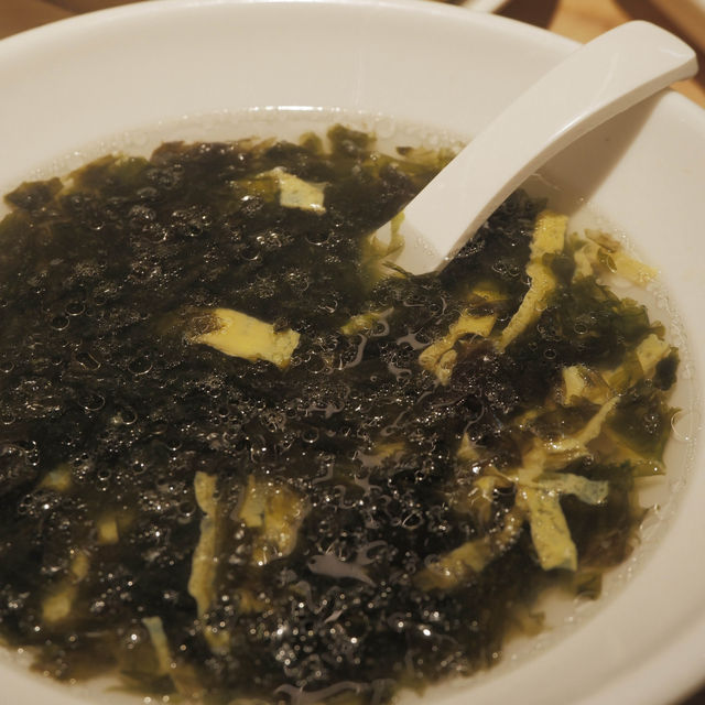 上海美食篇~皮最薄又多湯汁的小籠包