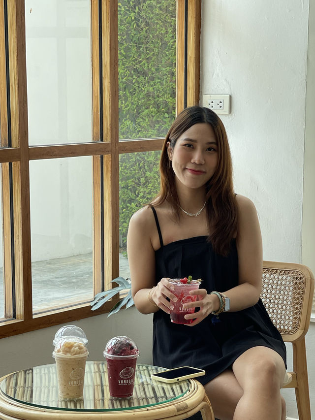 วองโกเล่ บีช &คาเฟ่