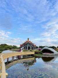 Awesome display of Thai culture