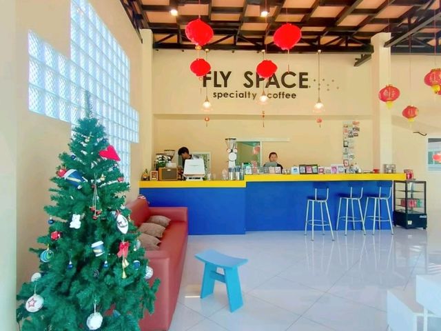 ชิมกาแฟ ร้าน Fly space 