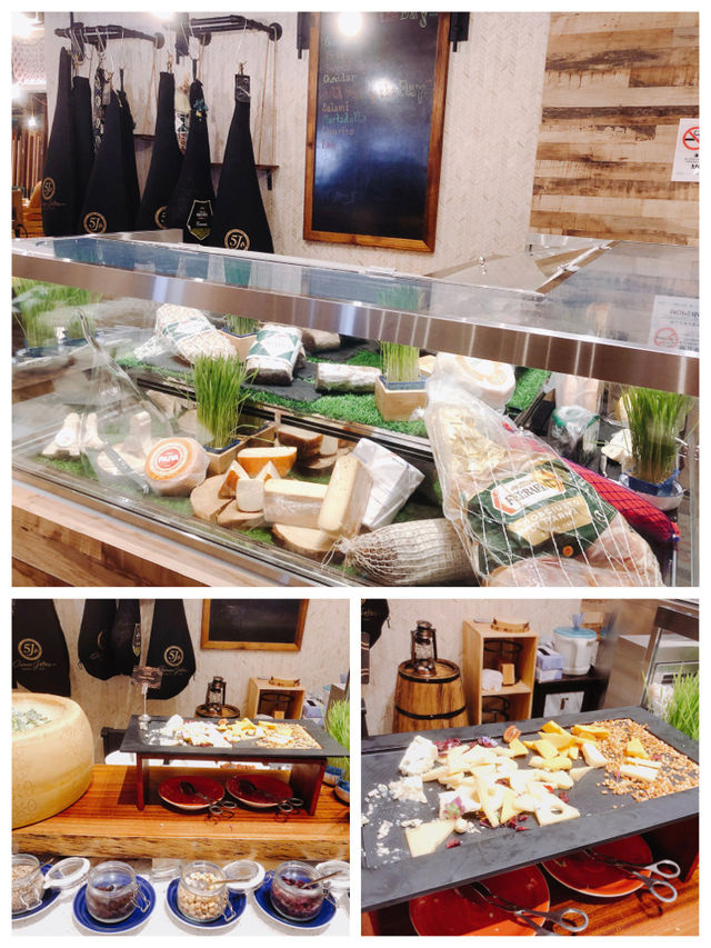 「The Grand Buffet」：澳門上葡京酒店內的豪華自助餐廳，享譽口碑
