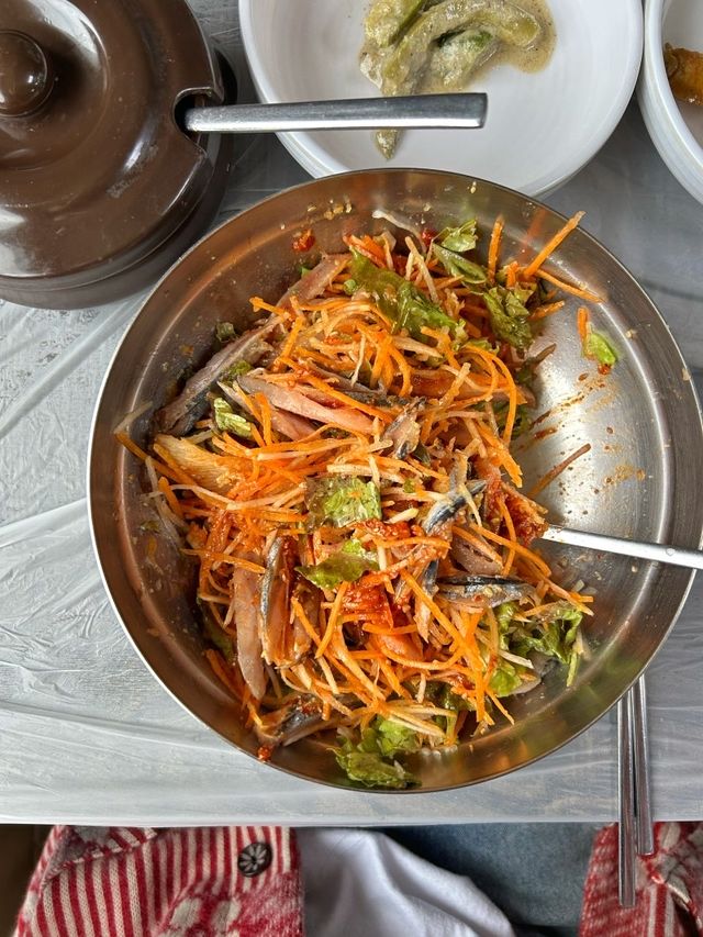 울릉도에 가면 꼭 꽁치물회를 드세요,,