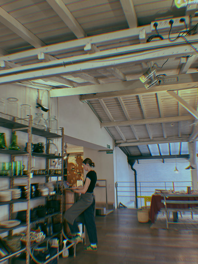 파리의 명물 편집샵, Merci
