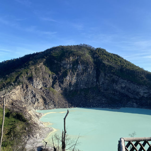 Blue lake 