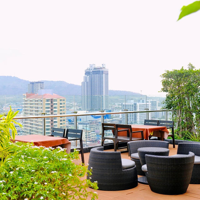 โรงแรมที่ทำให้การมาพักที่ศรีราชานั้นไม่เหมือนเดิม😍