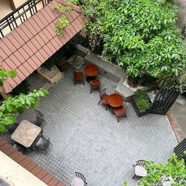 THE YARD CAFE & BISTRO