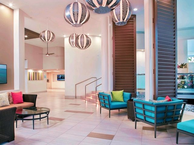 🌊 Majestic Views at Holiday Inn Express Wakiki