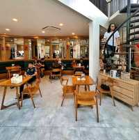 HOUSE OF ETERA | TRENDY AND COZY CAFE IN TEBET , SOUTH JAKARTA 
