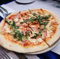 墨爾本義大利街 🌹好吃義式料理 pizza 義大利麵 濃郁牽絲全都有