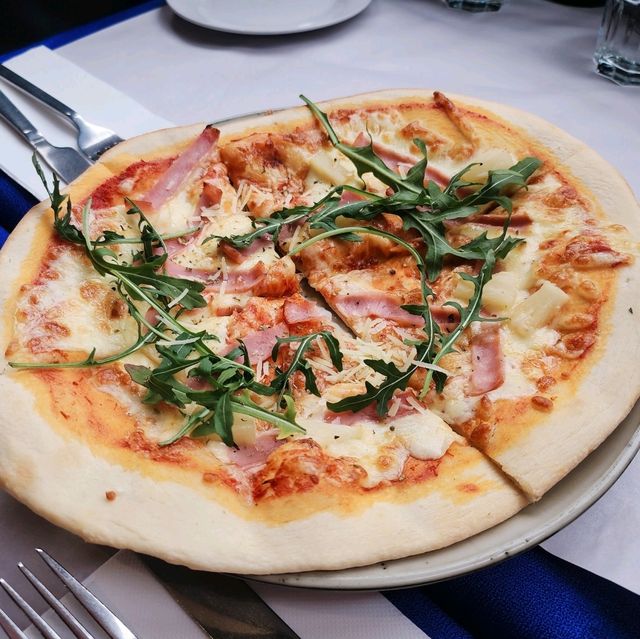 墨爾本義大利街 🌹好吃義式料理 pizza 義大利麵 濃郁牽絲全都有