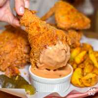ไก่ทอดฟีลโฮมเมดย่านเจริญกรุงที่ต้องจองเท่านั้น