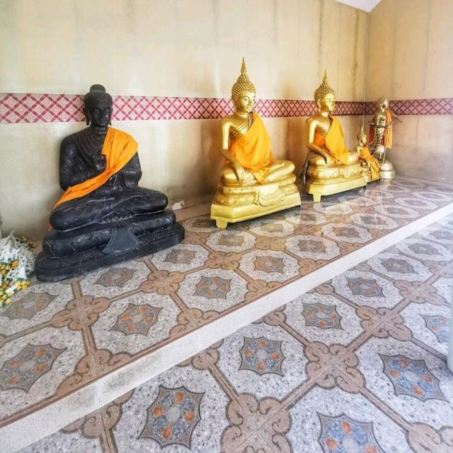 Muang Komaraphat Temple