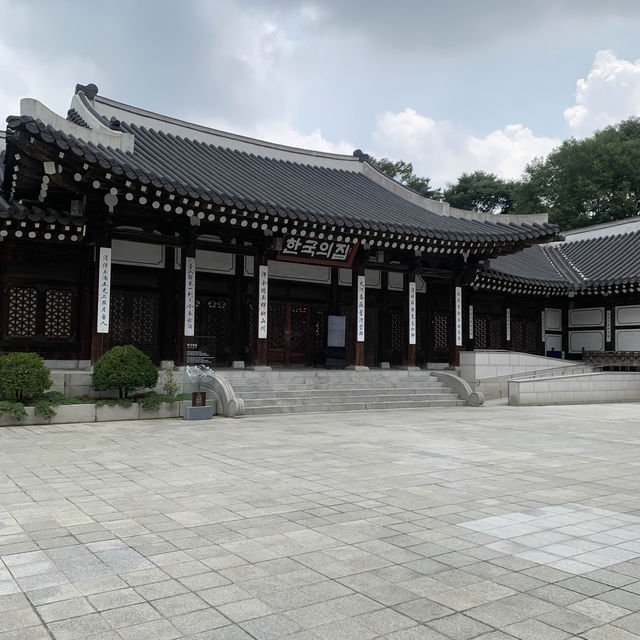 도심 속에서 한국의 정취을 느끼며 다과와 차 즐기기
