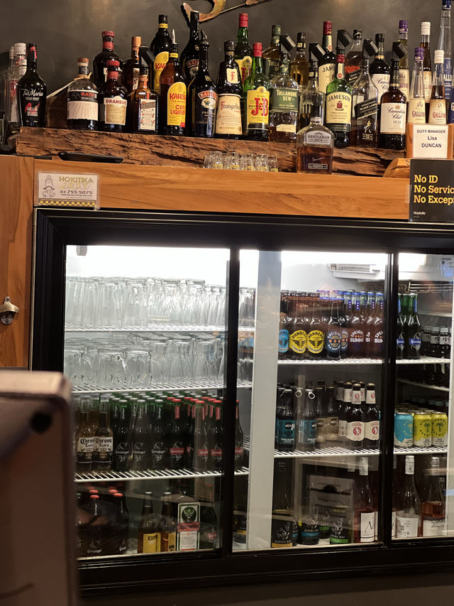 紐西蘭南島 Hokitika當地晚餐的好選擇Stumpers Bar & Cafe
