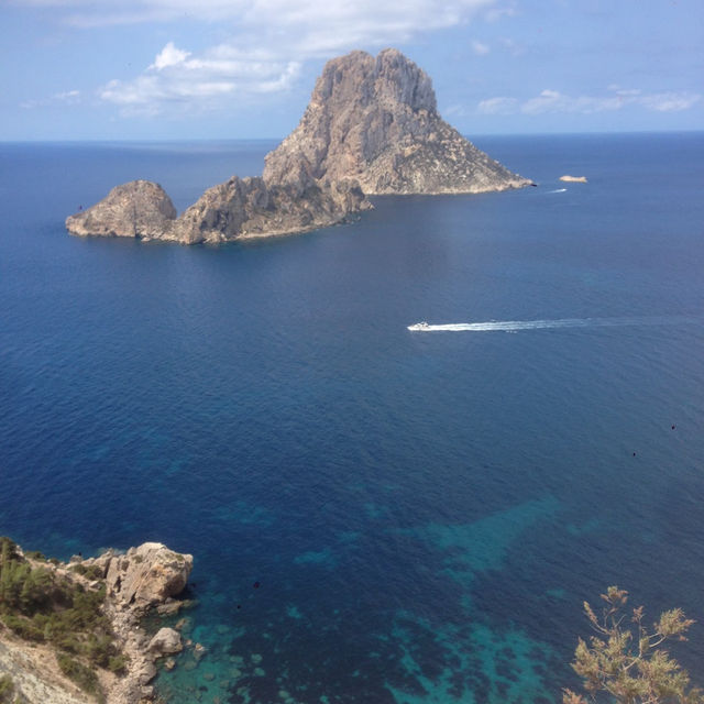 Ibiza: A Dazzling Nightlife Wonderland on the Mediterranean