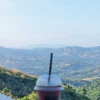 Take Hill Coffee คาเฟ่บนถนนลอยฟ้า