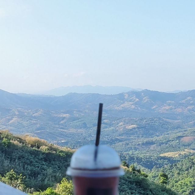 Take Hill Coffee คาเฟ่บนถนนลอยฟ้า