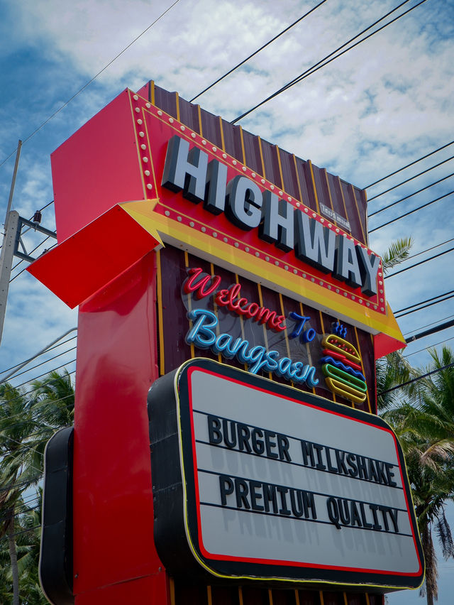 Highway Cafe ❤️คาเฟ่ริมหาดบางแสน