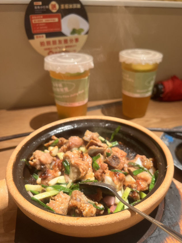 珠海啫火啫啫煲，嘆香噴噴煲仔菜嘅好地方