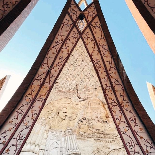 @ THE PAKISTAN MONUMENT.