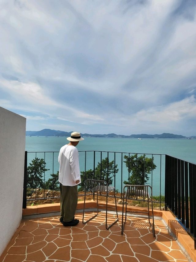 테라스 오션뷰가 멋진 남해 감성숙소