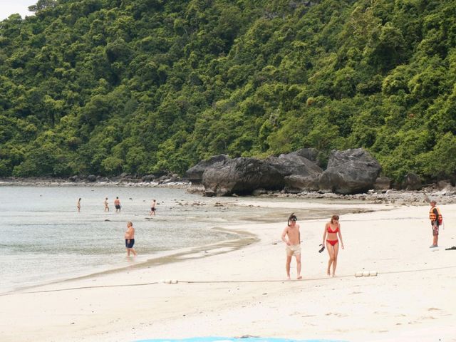 ชายหาด อุทยานแห่งชาติหมู่เกาะอ่างทอง สมุย