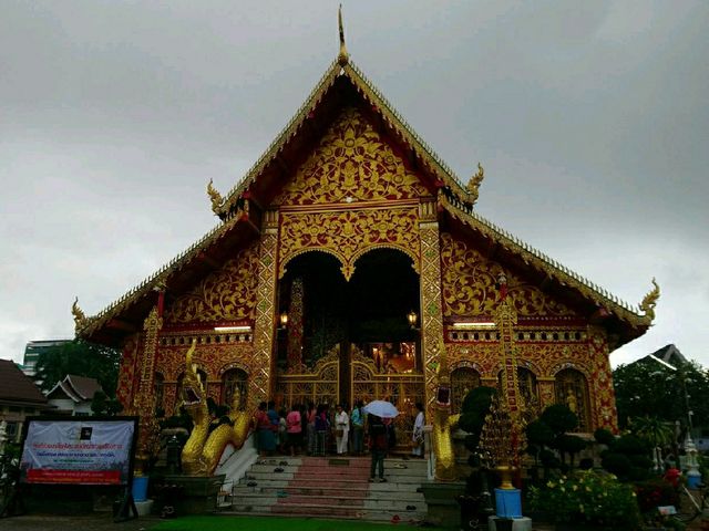 พาคุณพ่อเดินเล่นในเมืองเชียงราย วัดเจ็ดยอด