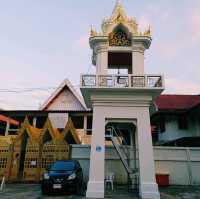 泰國曼谷具有特色的曆史古跡寺廟景點:Wat Pradittharam (Wat Mon)，巨大金色臥佛，適合拍照📸打卡。