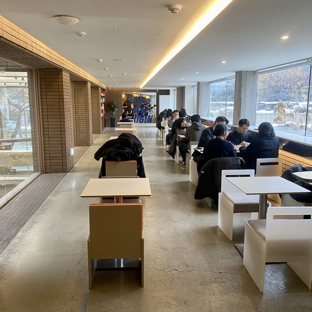원두를 직접 로스팅하는 대형카페, 인크커피