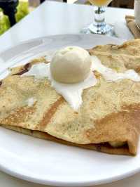 Crepe cafe with lake view!