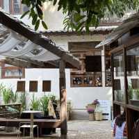 บ้านข้างวัด - เชียงใหม่