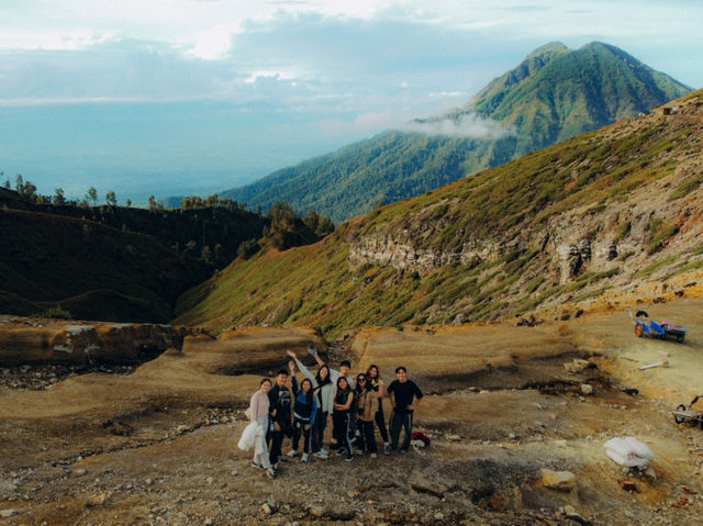 A journey to Mount Ijen: Witnessing the sulfur miners  