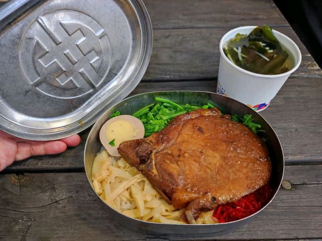 พามาทานต้นกำเนิด ตำนานข้าวกล่องรถไฟFenqihu